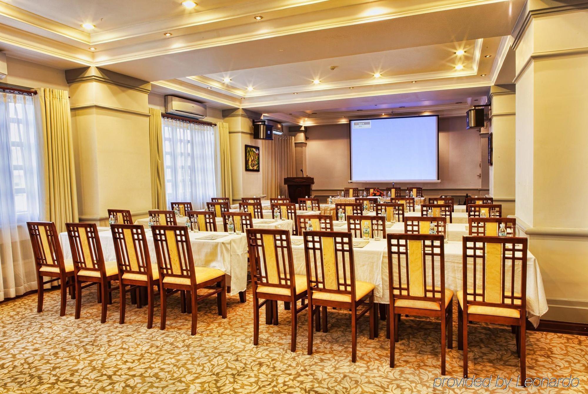 The Sun Hotel На Транг Екстериор снимка
